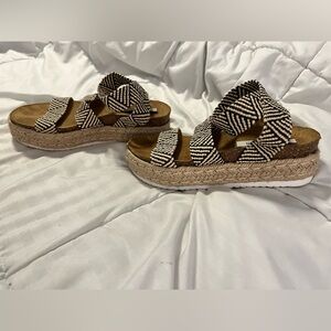 Steve Madden strappy platform sandals 8w